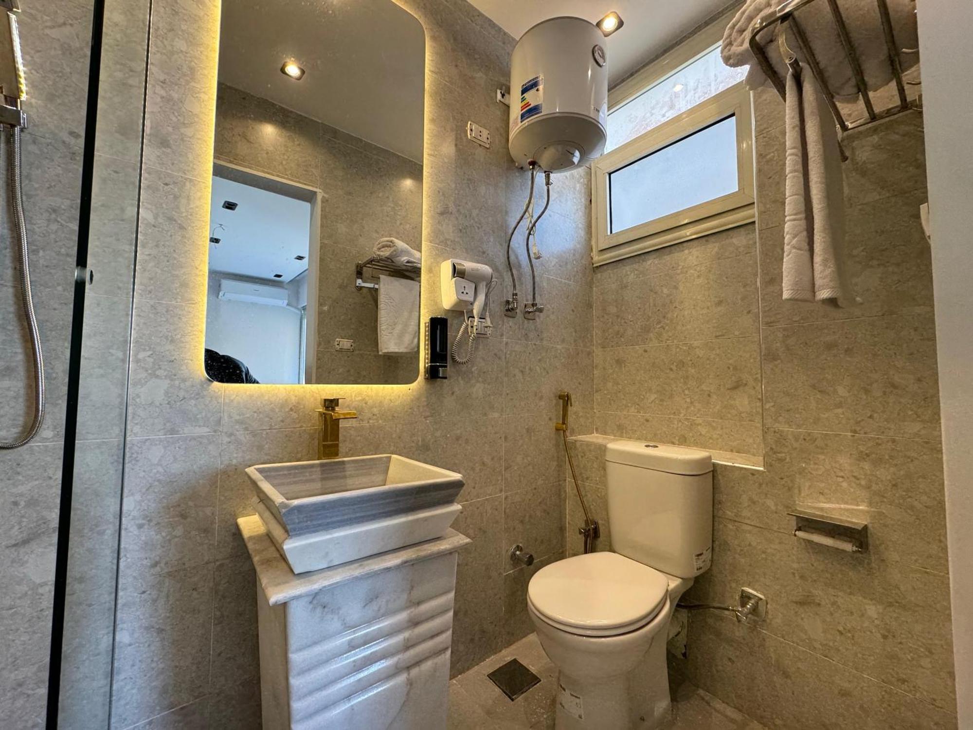 New White Pyramids Inn Ghatati Екстер'єр фото