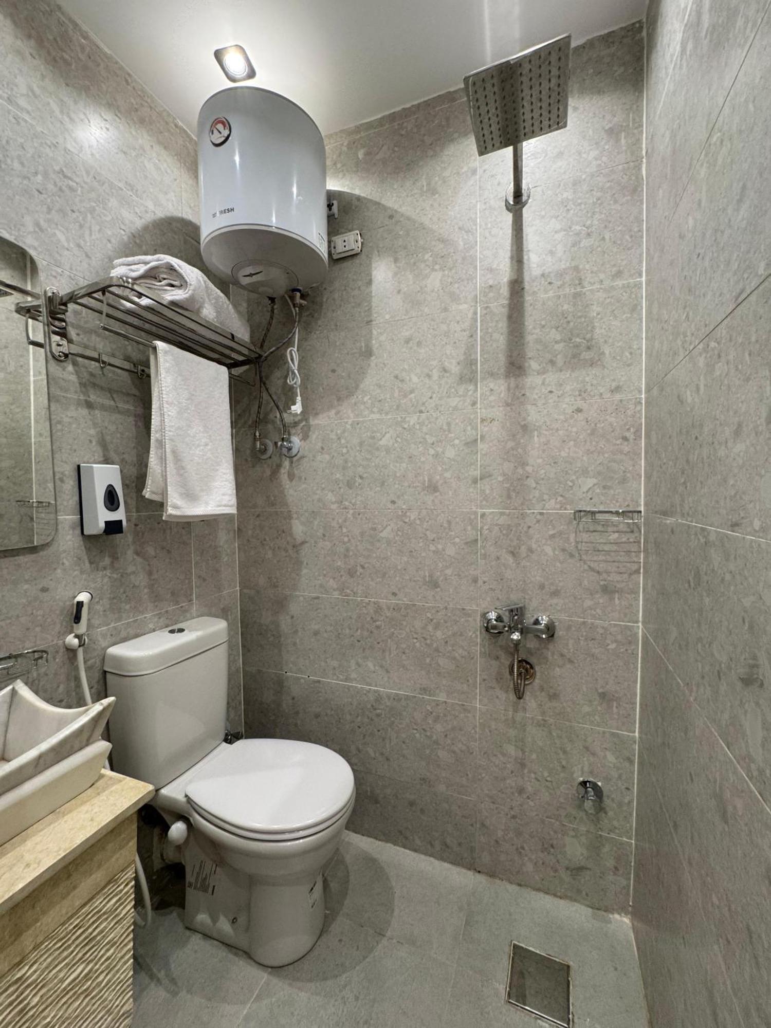 New White Pyramids Inn Ghatati Екстер'єр фото