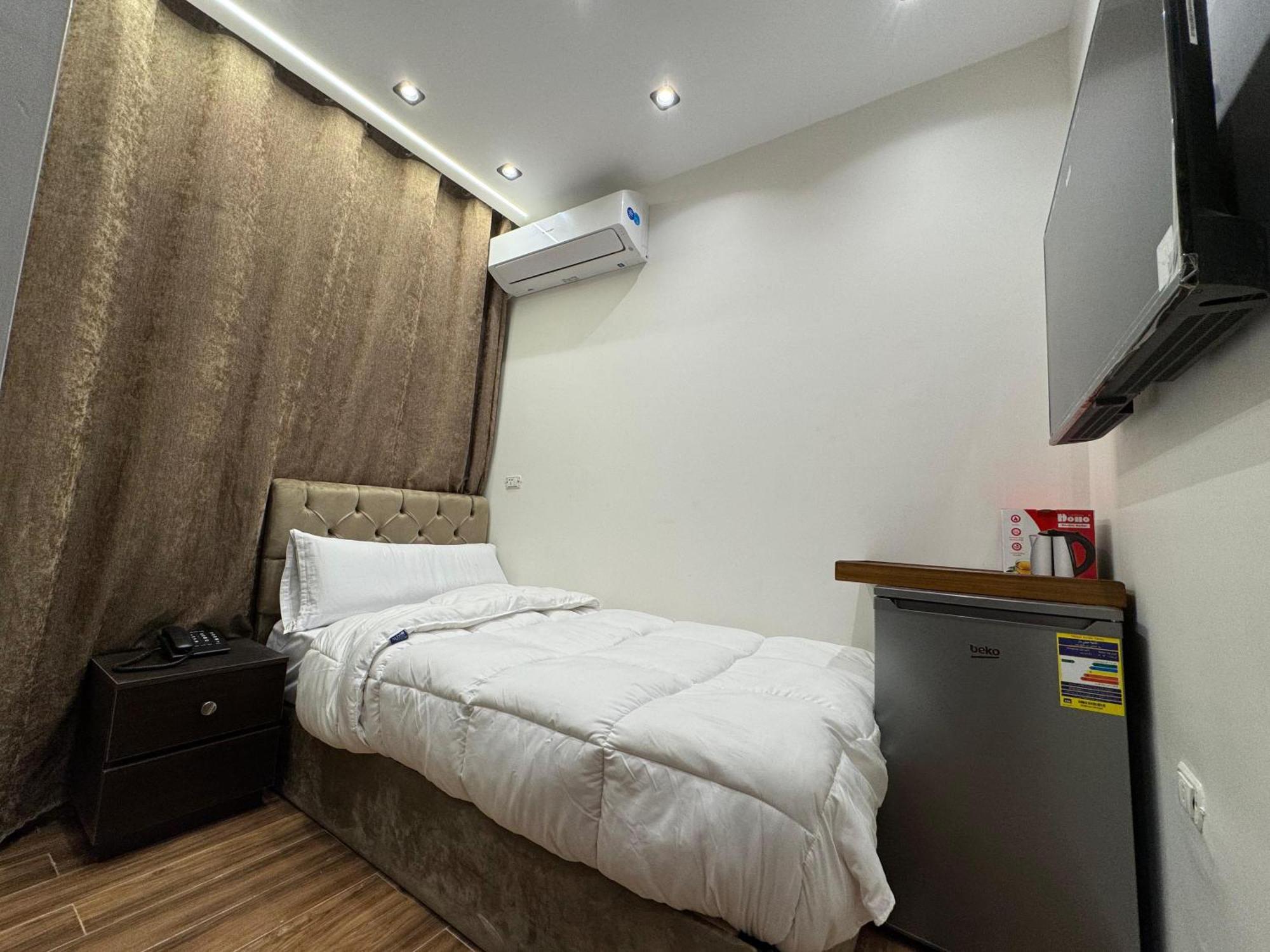 New White Pyramids Inn Ghatati Екстер'єр фото