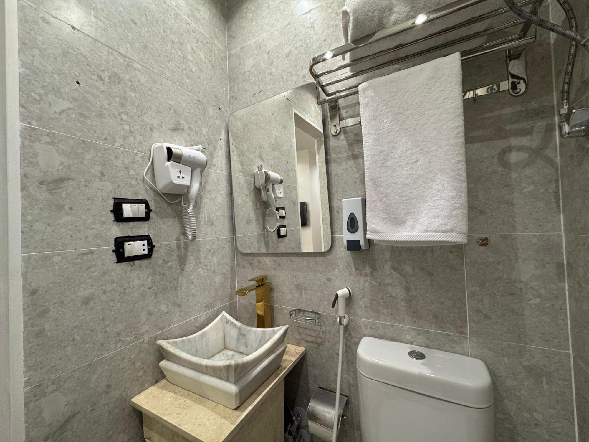 New White Pyramids Inn Ghatati Екстер'єр фото