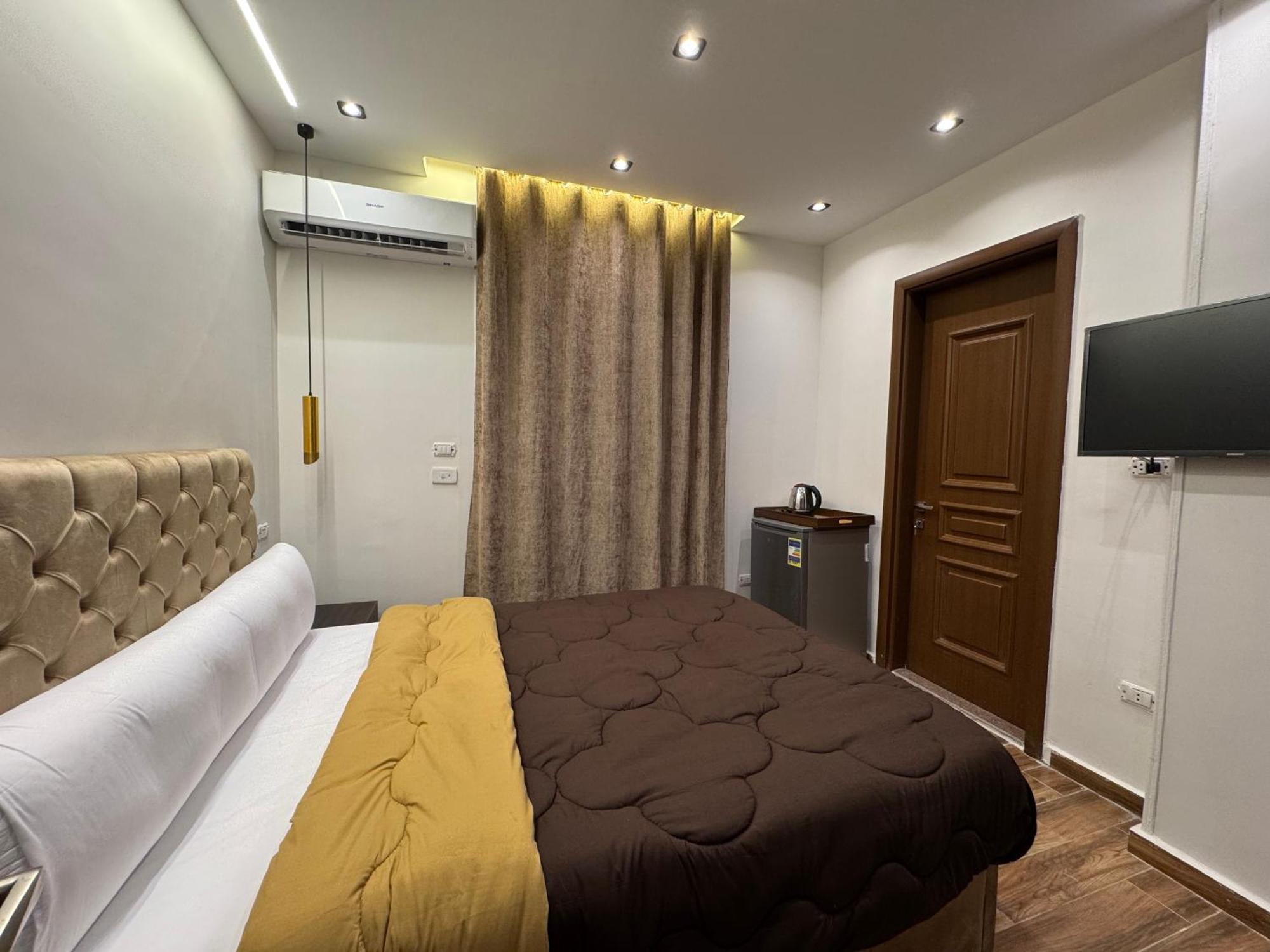 New White Pyramids Inn Ghatati Екстер'єр фото